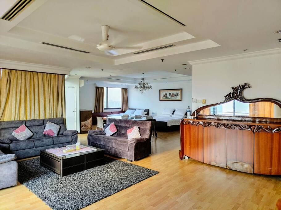 Duplex Penthouse-lower Floor At Times Square Kuala Lumpur